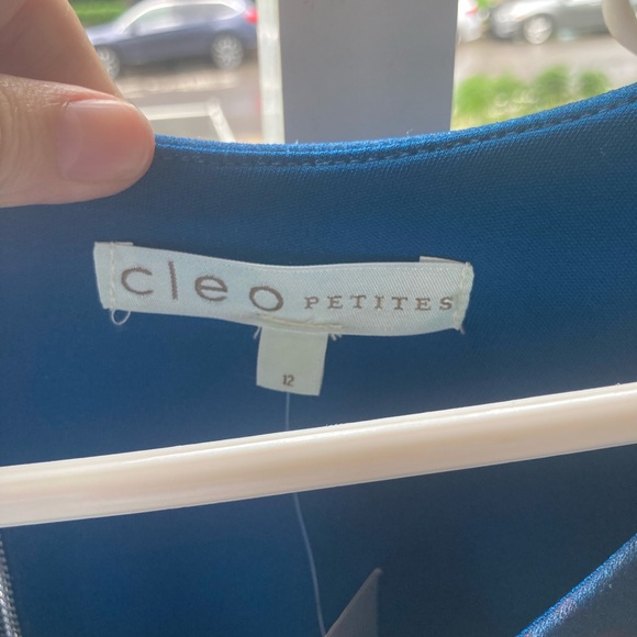 Cleo woman’s blue dress with flowers. - Picture 3 of 5